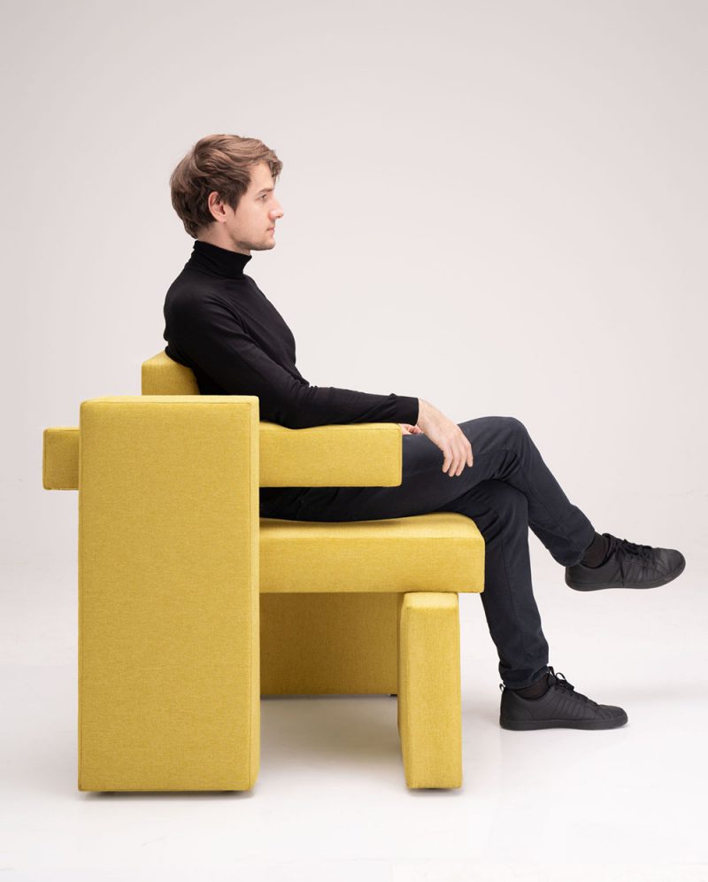 Sivak+Partners celebra la asimetría con su nuevo sillón