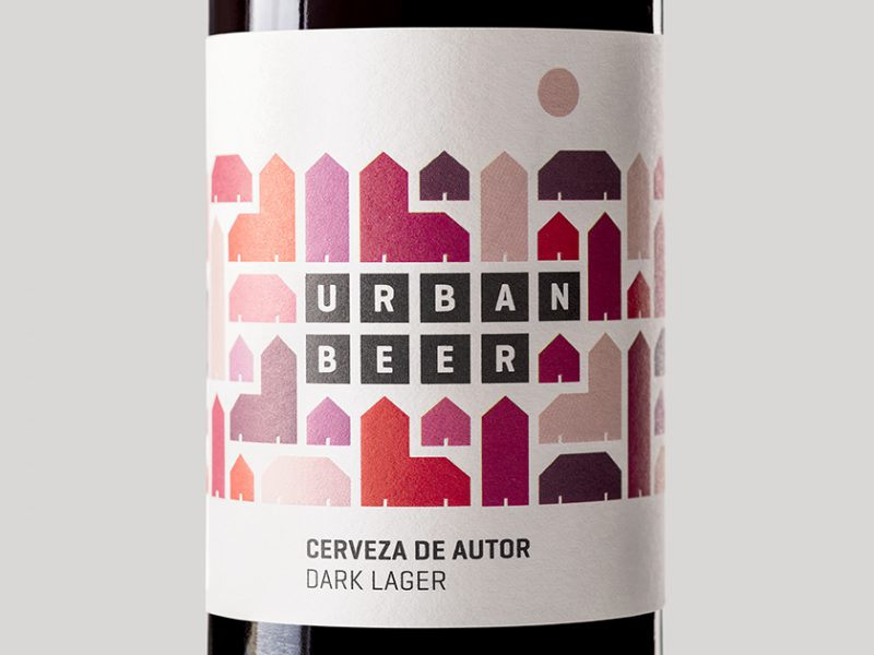 La caja de tipos desarrolla el branding y el packaging de Urbanbeer