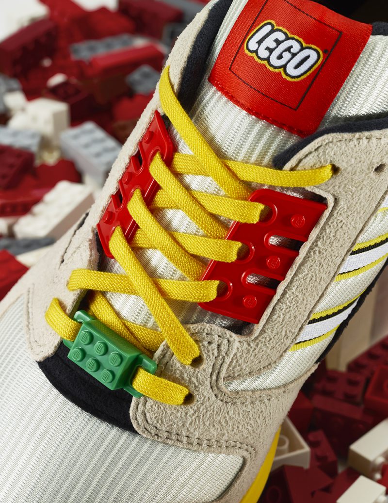 Lego y Adidas se unen para dar vida a una pieza de colección