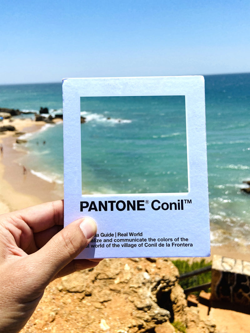 Pantone Conil, la poética pantonera de Ricardo H. Vargas