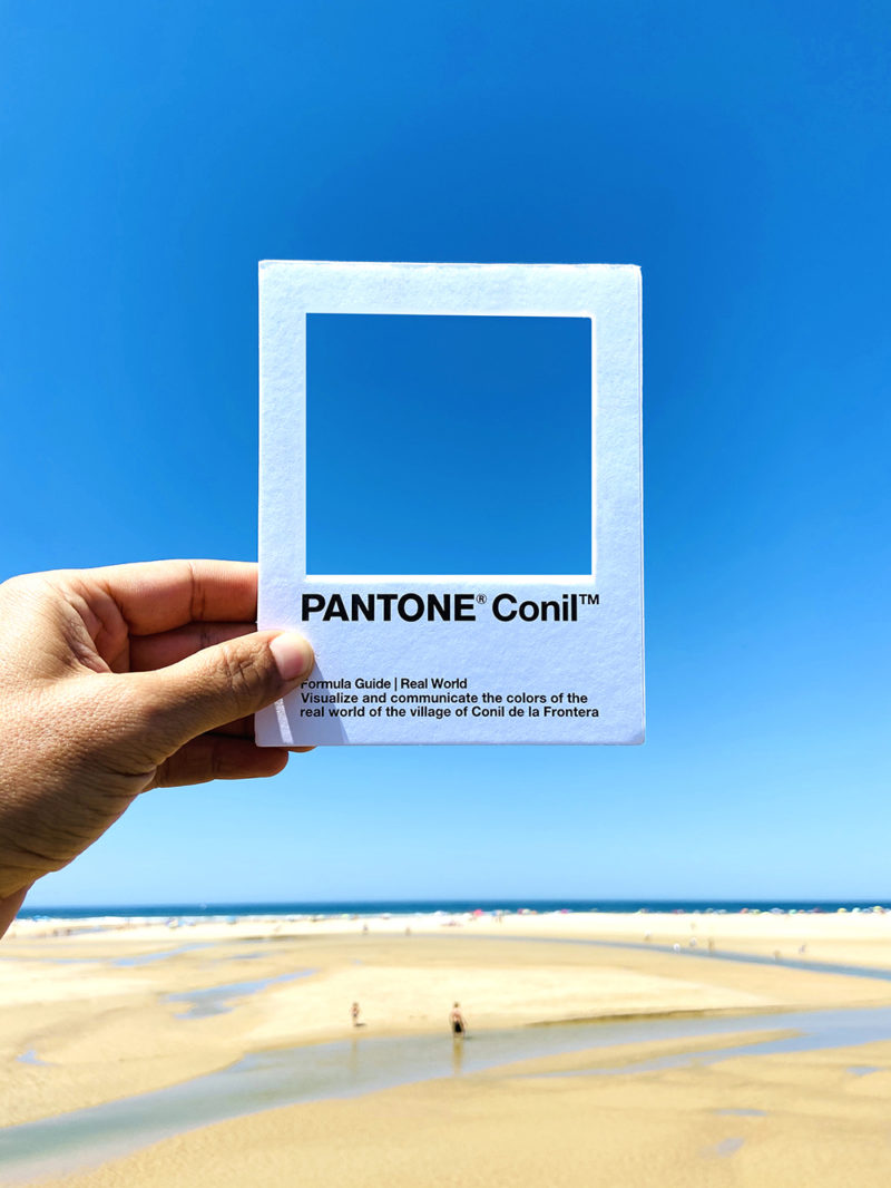 Pantone Conil, la poética pantonera de Ricardo H. Vargas