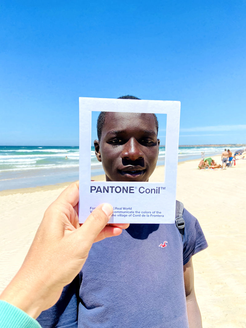 Pantone Conil, la poética pantonera de Ricardo H. Vargas