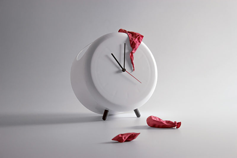 Funcionalismo lúdico de Bartosz Mucha: cinco relojes, el tiempo y sus metáforas