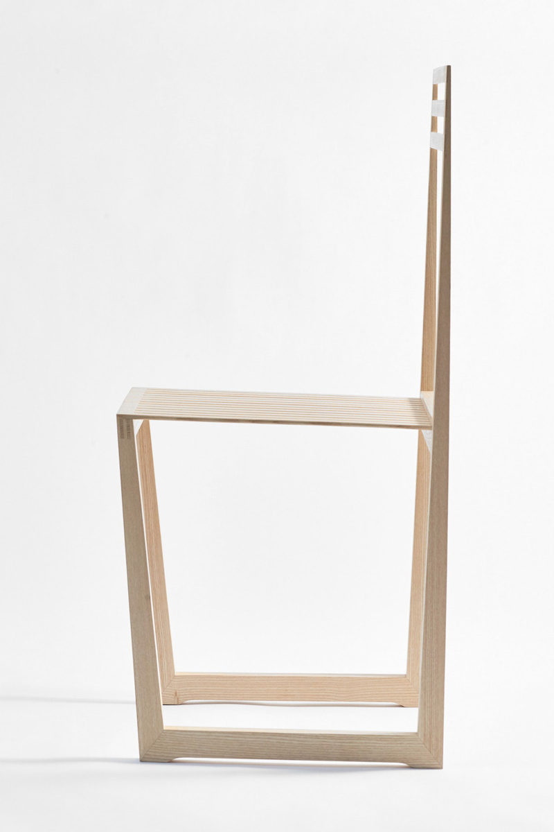 gorra de madera Fuera Peter Otto Vosding explora los limtes del minimalismo con su silla Mμ |  Experimenta