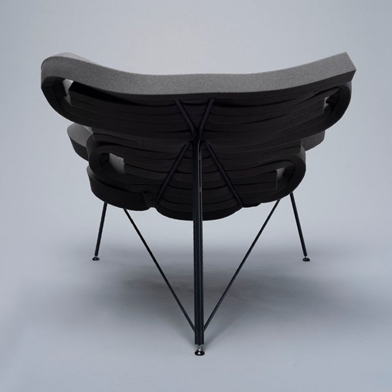 Sinuo, la lounge chair curvilínea y minimalista de Simon Galansky