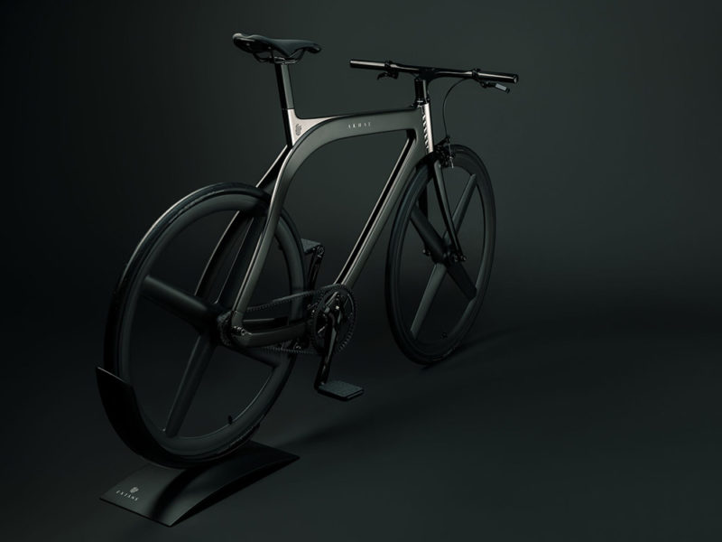 Extans se inspira en los caballos Akhal-Teke para diseñar la bicicleta Akhal Shadow