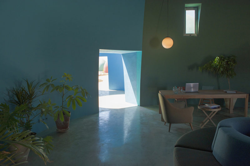 Majara Residence, el clúster de domos de superadobe de Zav Architects