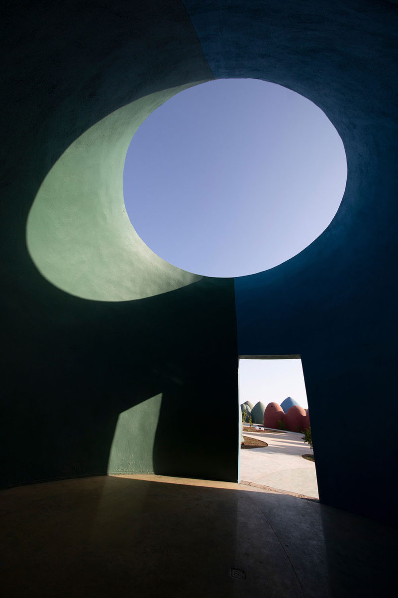 Majara Residence, el clúster de domos de superadobe de Zav Architects