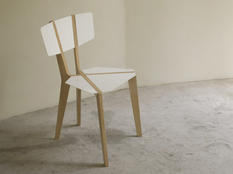 Naked, la silla desnuda de Outofstock