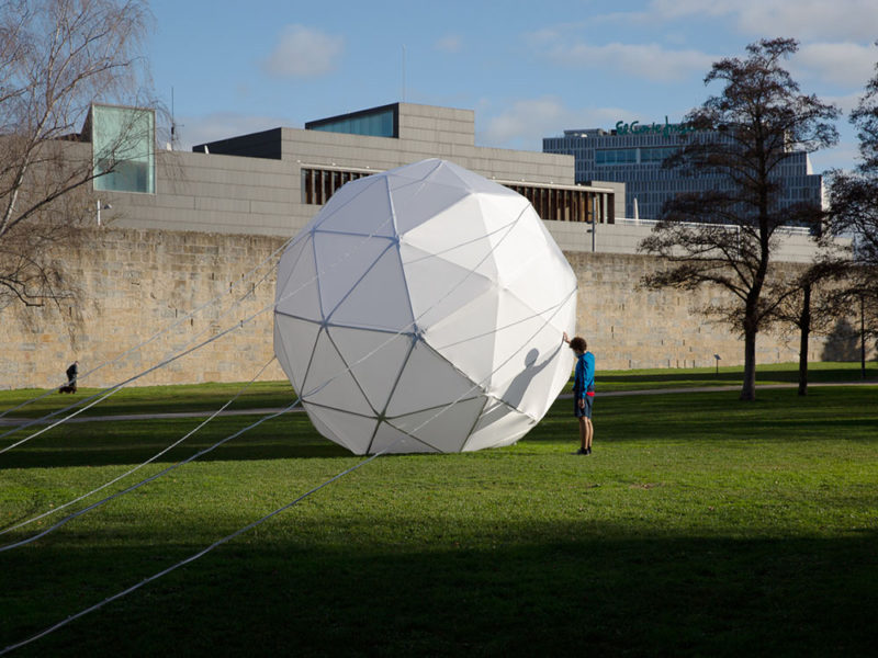 Alumbráramos, arquitectura efímera de Fernando Molina. Instalación en la Ciudadela de Pamplona