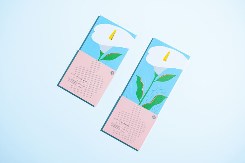 Joy of Floral, la papelera floral de WMW. Ilustración y packaging desde Honk Kong Un muestrario de papeles distinto WMW, el estudio dirigido por el diseñador gráfico Chhavi Cheng, es el responsable de un elegante protector gráfico en el que