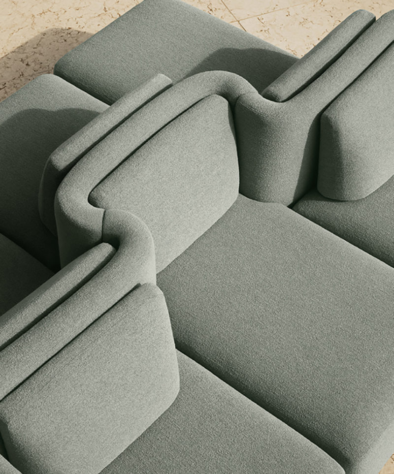 Gala: el sistema de sofás retrofuturista de Cristina Celestino © Mattia Balsamini