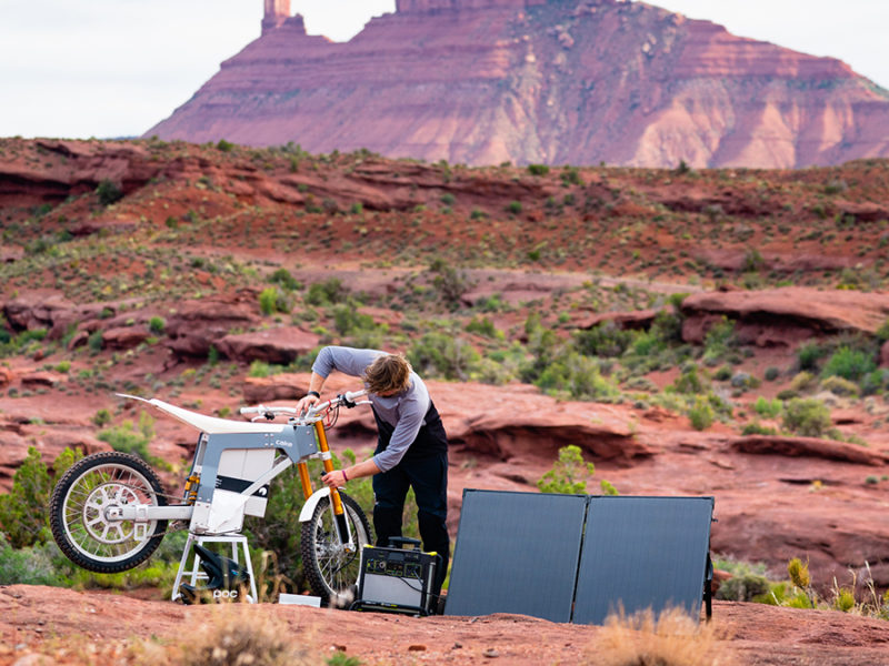 Kalk AP, la motocicleta solar para luchar contra la caza furtiva en África