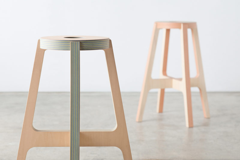 El taburete de madera y papel reciclado de Drill Design
