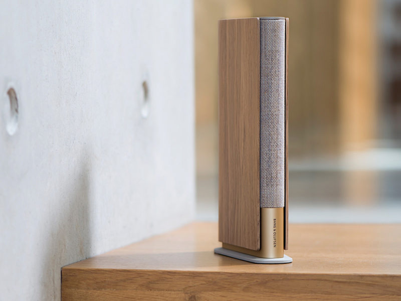 Layer firma un altavoz portátil "de libro" para Bang & Olufsen