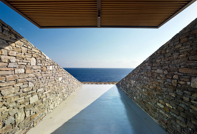 Ncaved, la casa "tierra adentro" de Mold. © Yiorgis Yerolymbos / Panagiotis Voumvakis