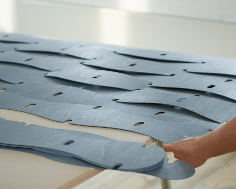 Textile Veneer, el separador de ambientes "tejido" de Else-Rikke Bruun. © Anders Sune Berg
