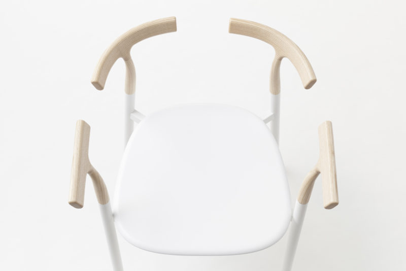 Twig, la silla incompleta de Nendo. Minimalismo nipón © Akihiro Yoshida 