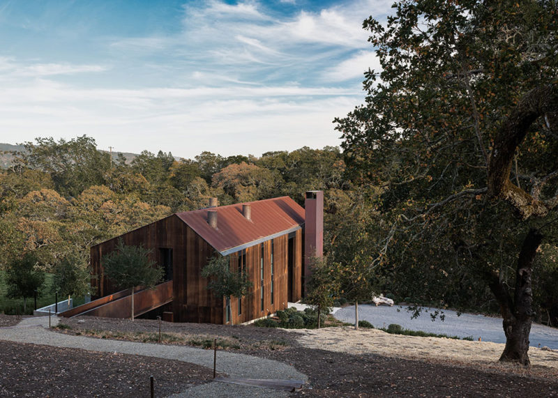 Faulkner Architects y la reinterpretación de los graneros californianos