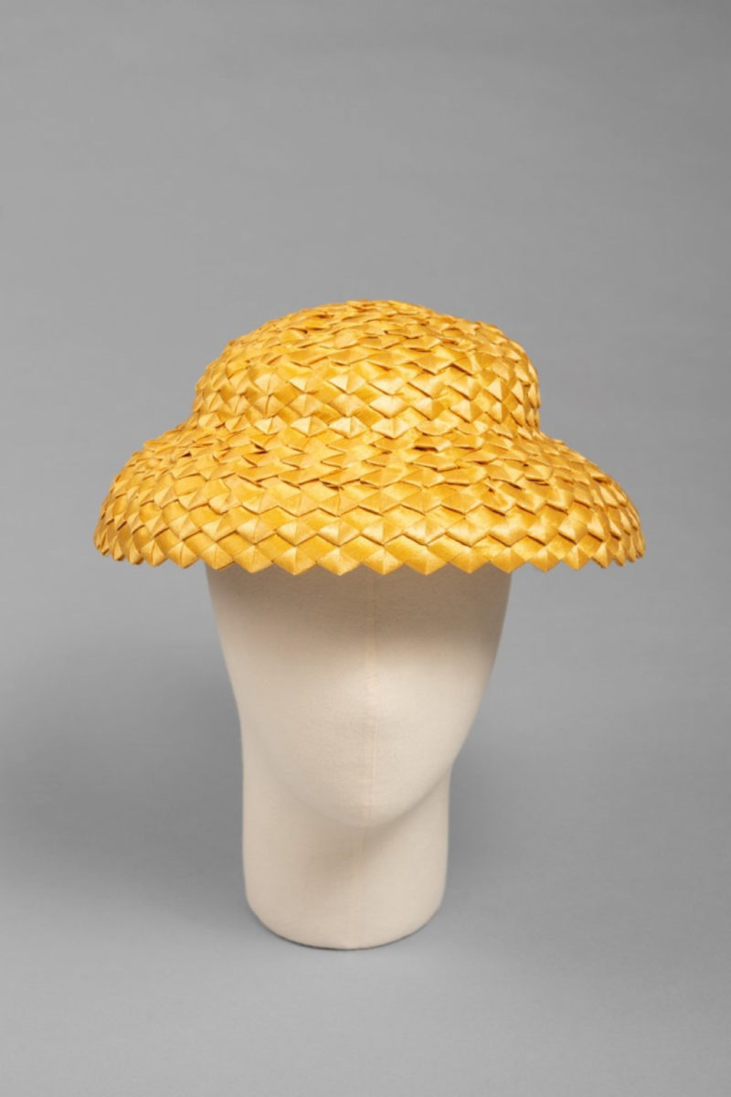 Balenciaga. La elegancia del sombrero. Museo del Diseño de Barcelona