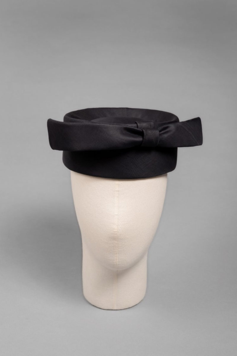 Balenciaga. La elegancia del sombrero. Museo del Diseño de Barcelona