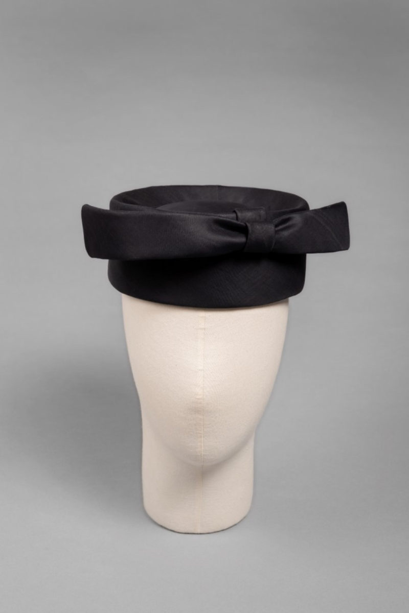 Balenciaga. La elegancia del sombrero. Museo del Diseño de Barcelona