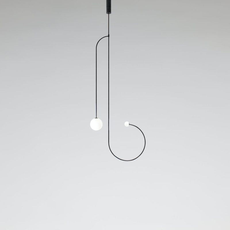 Michael Anastassiades firma Mobile Chandelier. El equilibrio de la luz