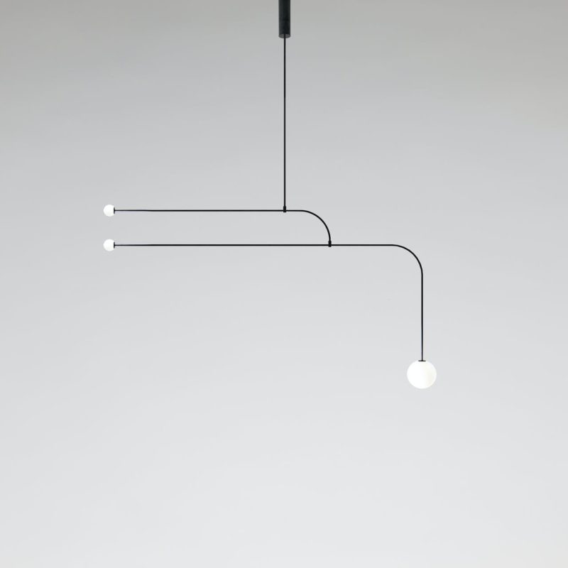 Michael Anastassiades firma Mobile Chandelier. El equilibrio de la luz