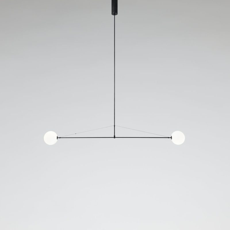 Michael Anastassiades firma Mobile Chandelier. El equilibrio de la luz