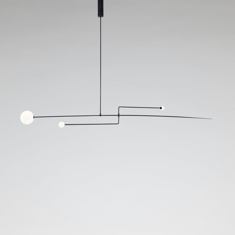 Michael Anastassiades firma Mobile Chandelier. El equilibrio de la luz