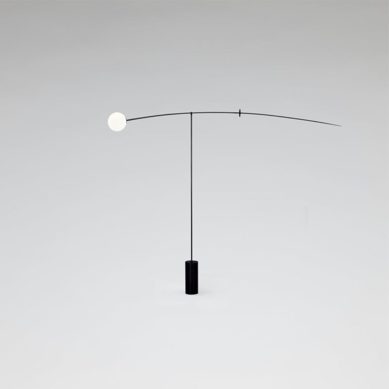 Michael Anastassiades firma Mobile Chandelier. El equilibrio de la luz