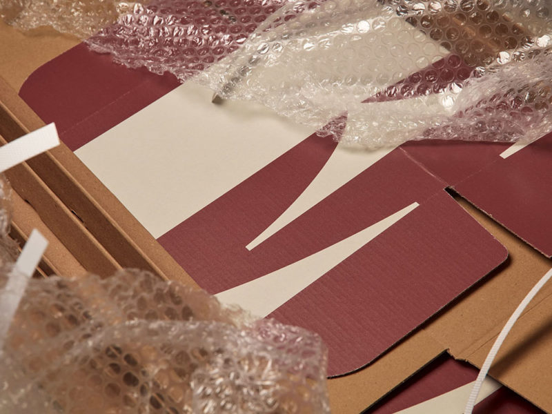 Las cajas de cartón para embalar de Jens Nilsson © Bild Gates