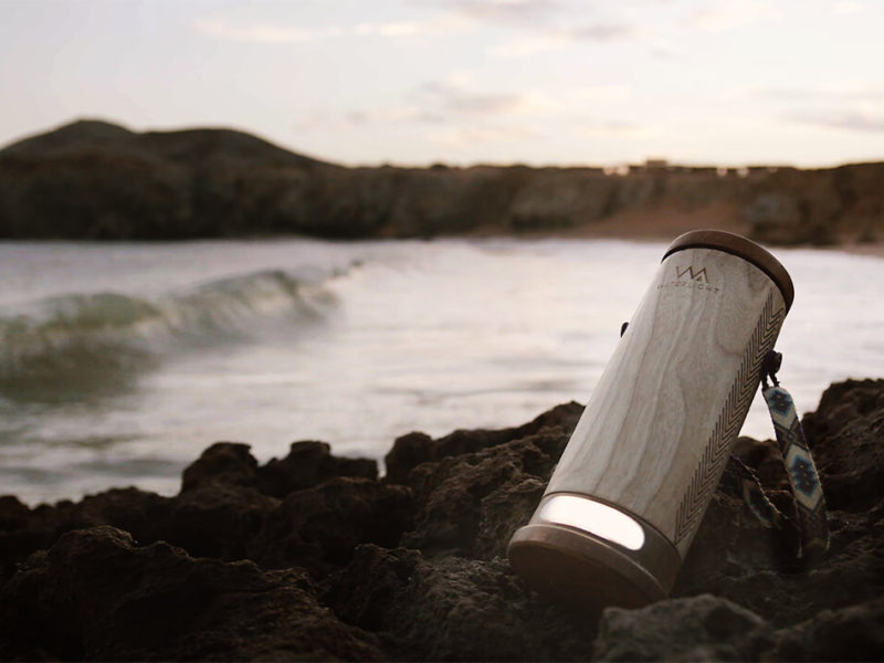 WaterLight, la luminaria portátil que funciona con agua salada