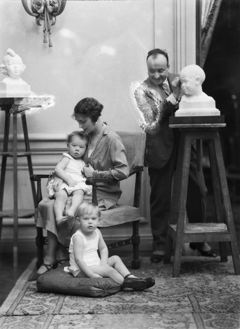 El taller del artista. Una mirada desde los archivos fotográficos del Instituto de Patrimonio Cultural de España