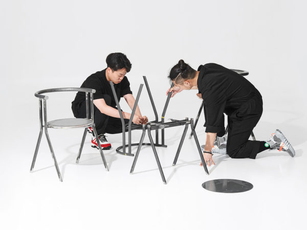 Jiyoun Kim firma 52 Degree. Ángulos de 53 grados y buen diseño de mobiliario
