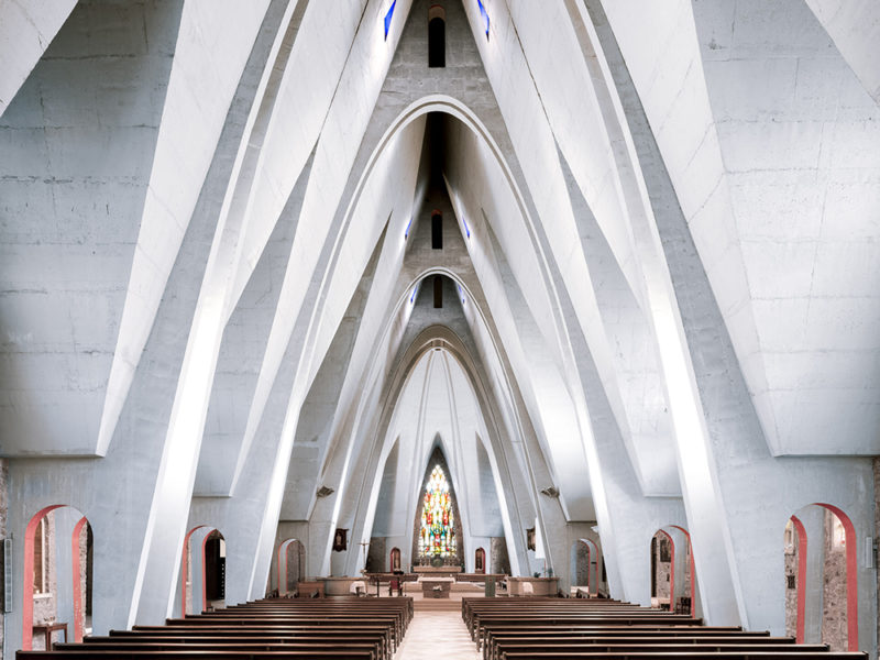 Thibaud Poirier retrata la arquitectura de culto en Sacred Spaces