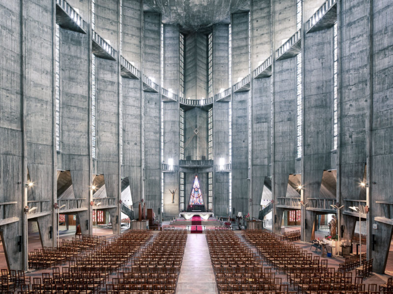 Thibaud Poirier retrata la arquitectura de culto en Sacred Spaces