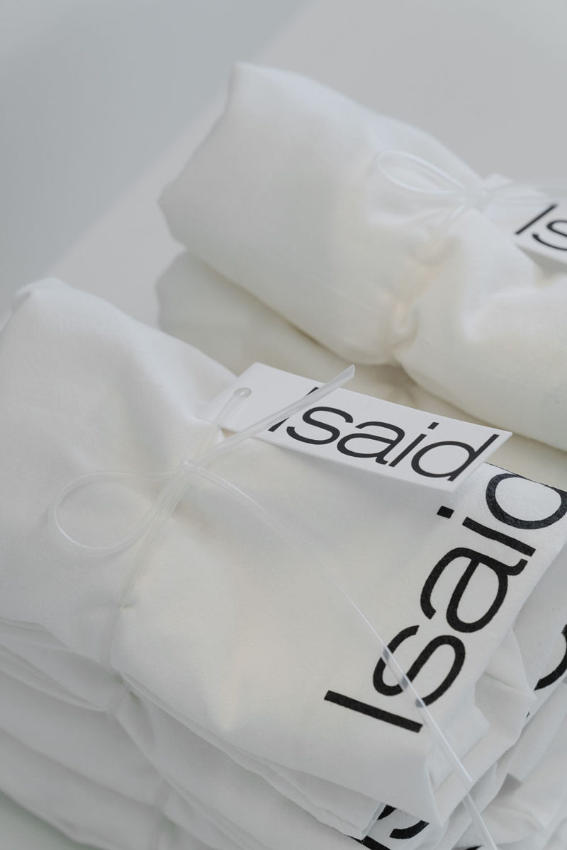 Eunsun Park desarrolla el branding de Isaid. Moda y buen diseño desde Seúl