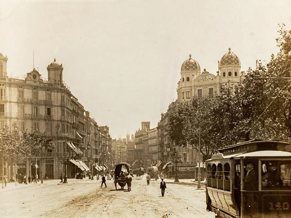 Retratos de una Barcelona histórica. La obra de Adolf Mas en el KBr Barcelona Photo Center