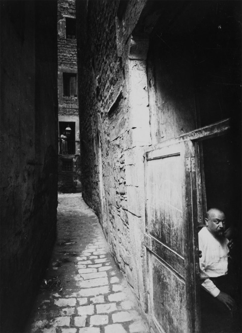 Retratos de una Barcelona histórica. La obra de Adolf Mas en el KBr Barcelona Photo Center