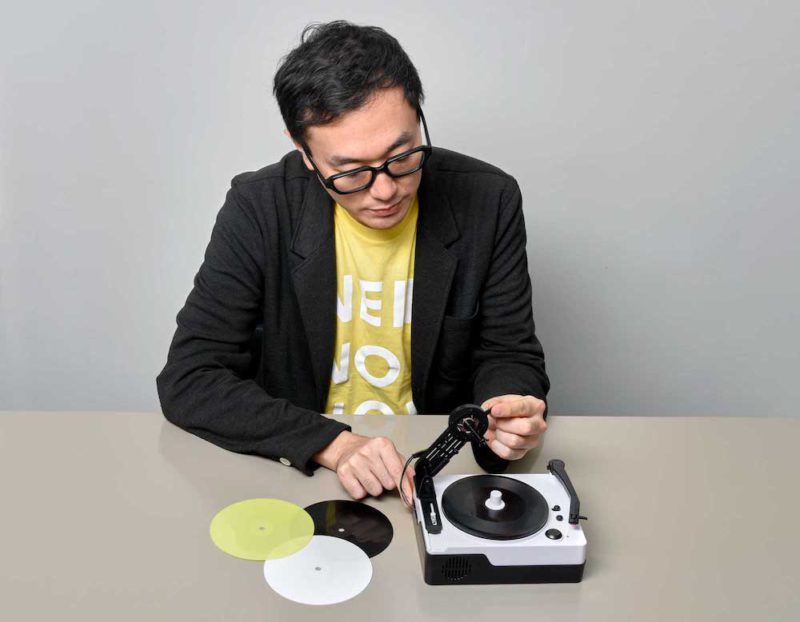 EZ Record Maker, el grabador de vinilos portátil de Yuri Suzuki