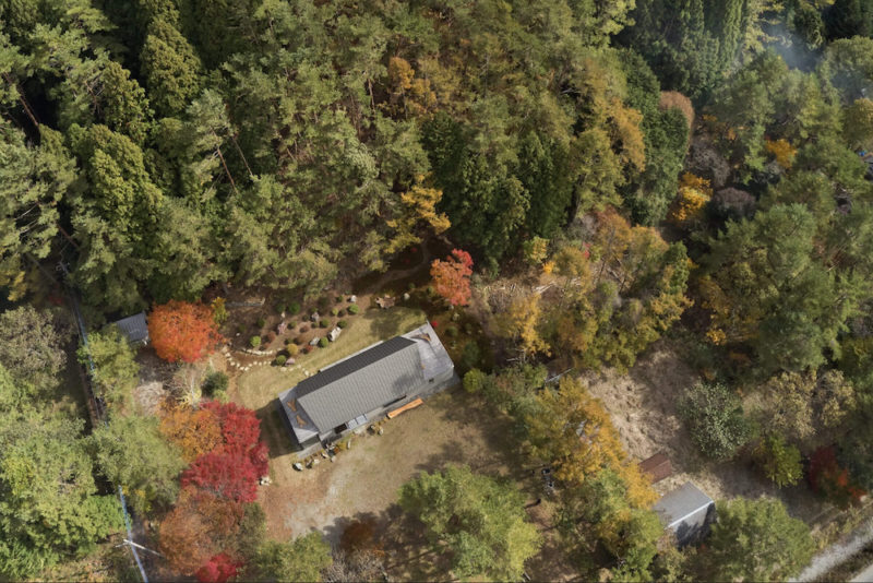 House in Saiko, la casa del bosque de Keiji Ashizawa. Naturaleza y buen diseño