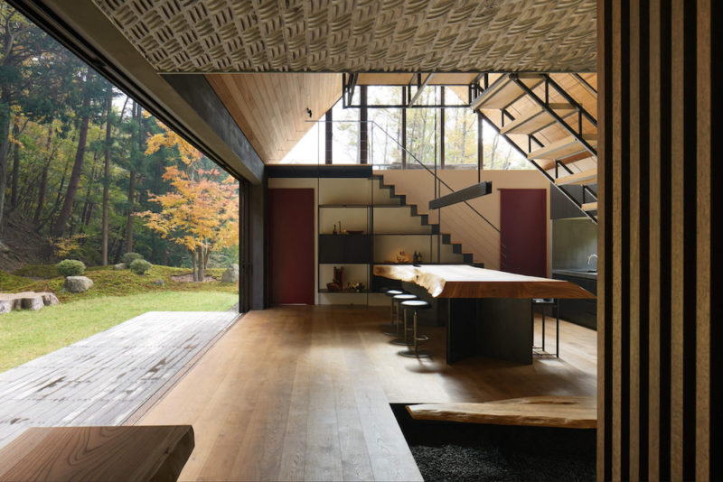 House in Saiko, la casa del bosque de Keiji Ashizawa. Naturaleza y buen diseño