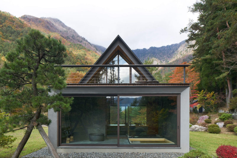 House in Saiko, la casa del bosque de Keiji Ashizawa. Naturaleza y buen diseño