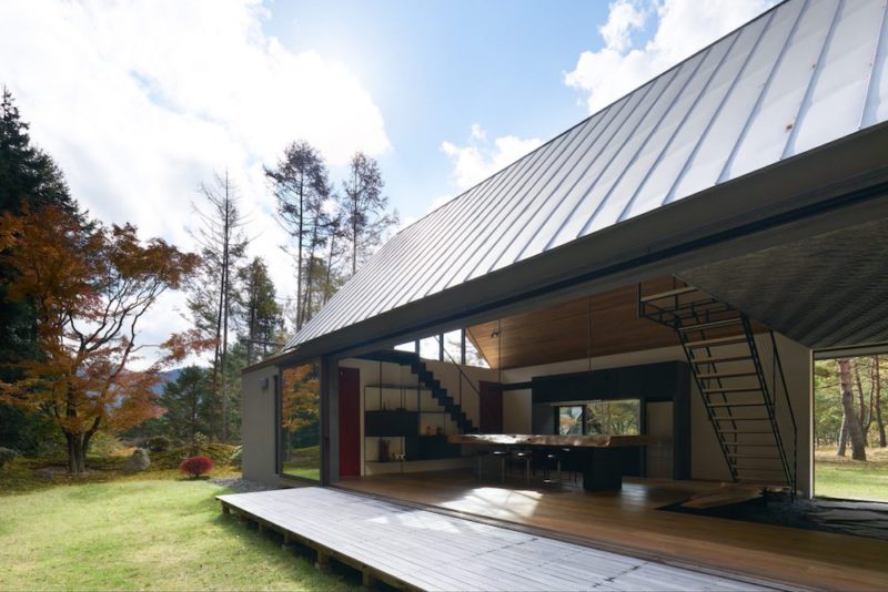 House in Saiko, la casa del bosque de Keiji Ashizawa. Naturaleza y buen diseño