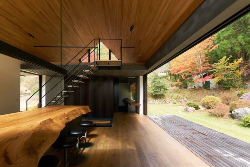 House in Saiko, la casa del bosque de Keiji Ashizawa. Naturaleza y buen diseño