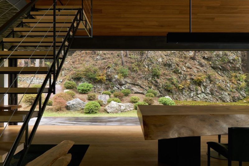 House in Saiko, la casa del bosque de Keiji Ashizawa. Naturaleza y buen diseño