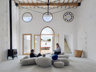Anna Truyol y Emma Martí diseñan un delicioso espacio de trabajo en Menorca