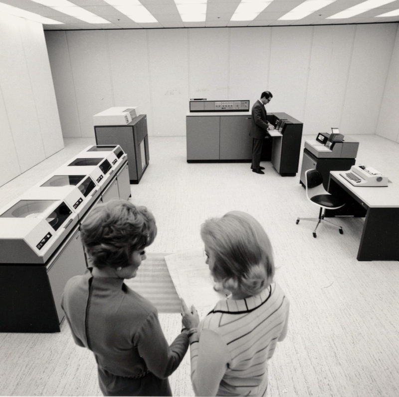 IBM System, modelo 2020. fotografía de autor desconocido. Norsk Teknisk Museum (CC BY-SA 4.0)
