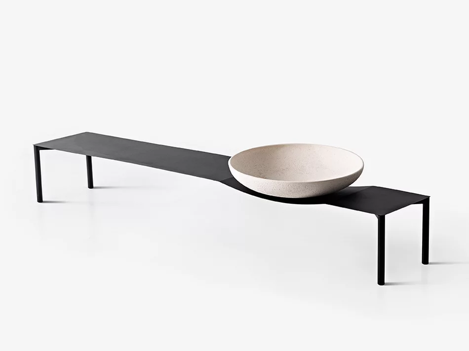 Bowl, escultural e indescifrable. Una mesa de Guilherme Wentz